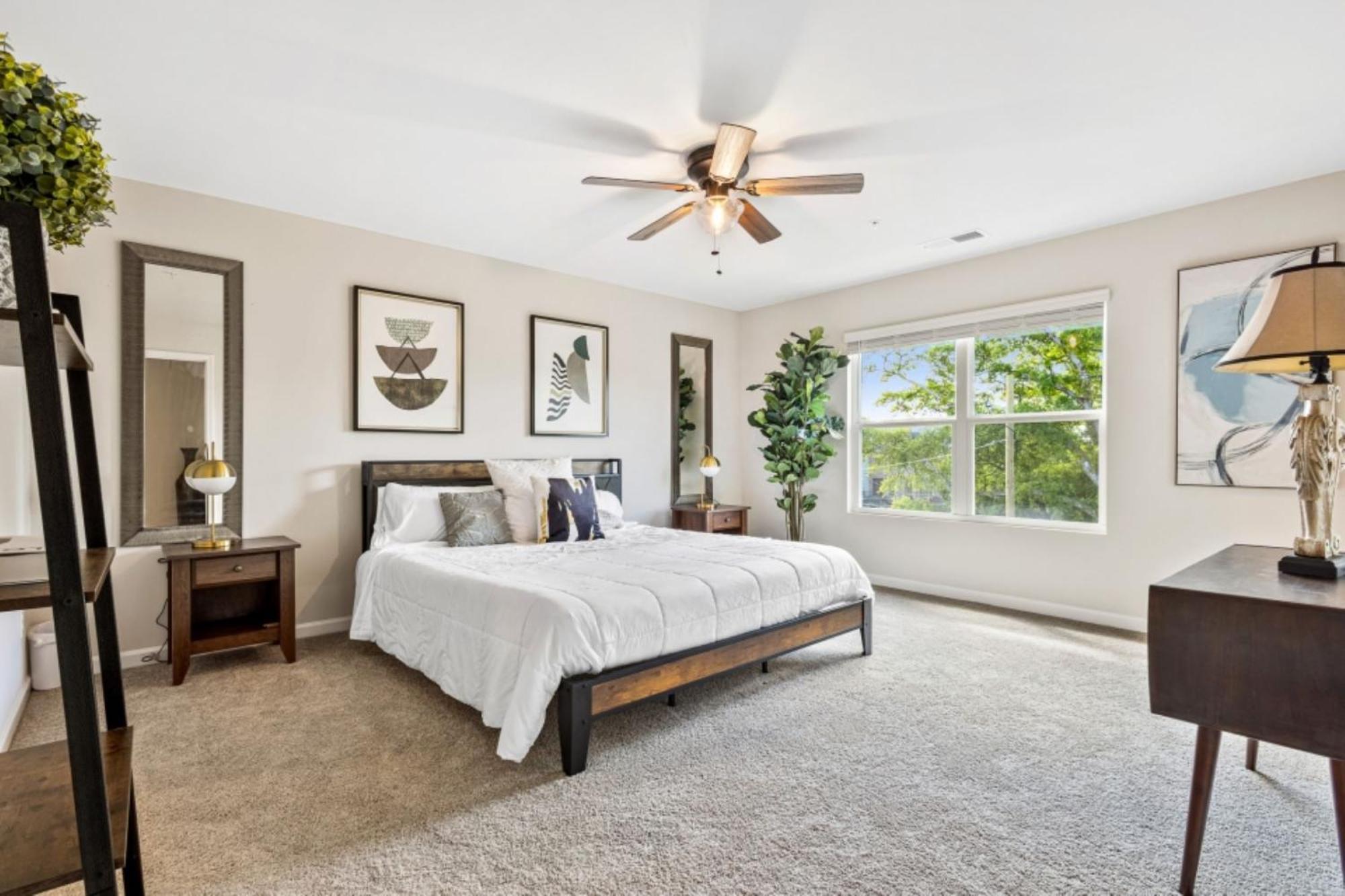 Price Cut, New Lux 5 Mins To Airport , 15 Min To Downtown, 25 Min To Buckhead With 3 Beds And 3 Baths * Atlanta