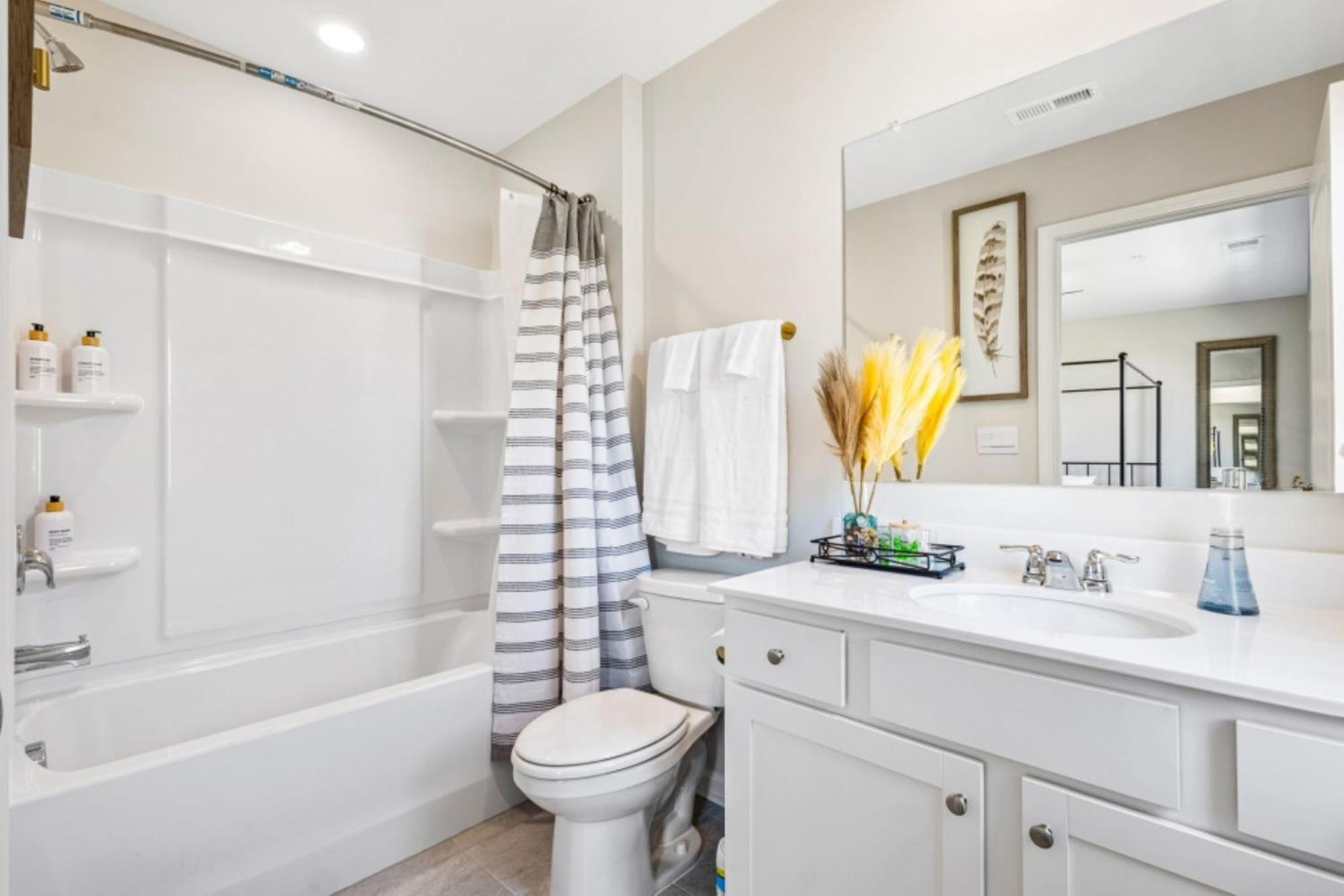 Price Cut, New Lux 5 Mins To Airport , 15 Min To Downtown, 25 Min To Buckhead With 3 Beds And 3 Baths